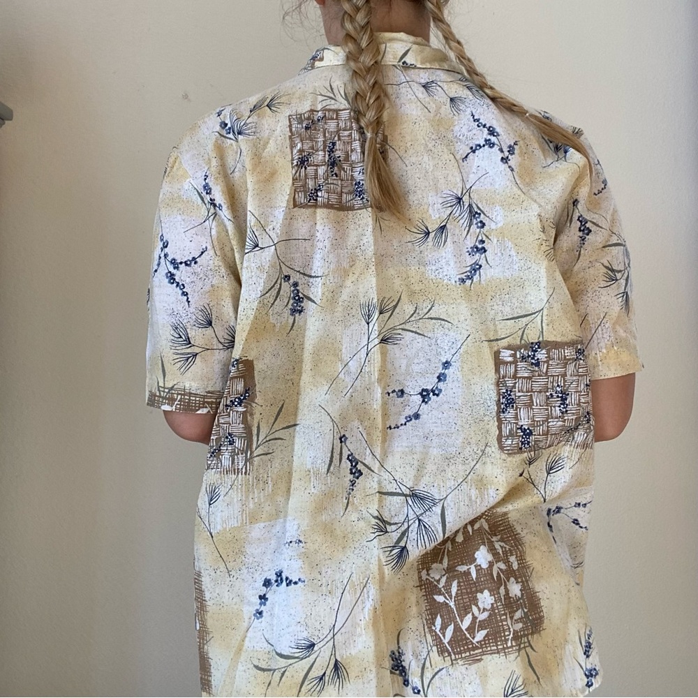 Vintage Button Up Hawaiian Shirt - Picture 5 of 11